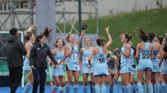 Más preseas desde el agua; Las Leonas y las chicas de fútbol, por el oro