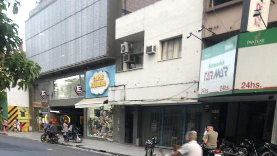 El perro con barbijo y en moto por el centro de Tucumán que se hizo viral